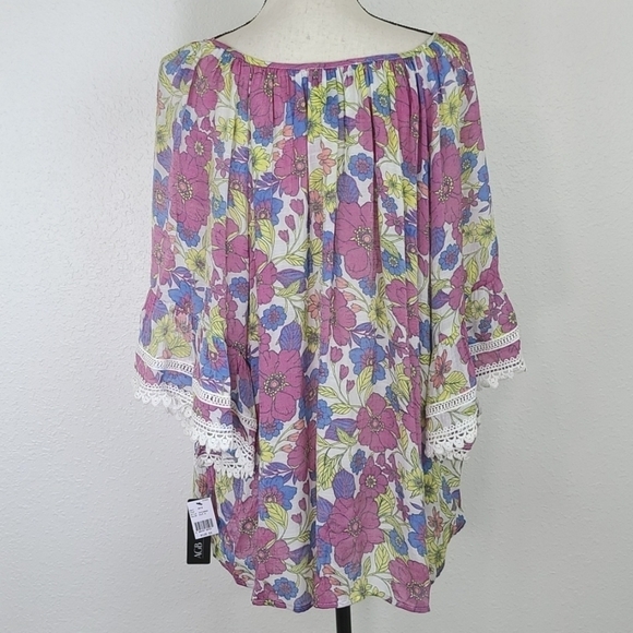 *NWT* AGB Floral Lightweight Top w/Lace Detailing, size 3X - Picture 5 of 8